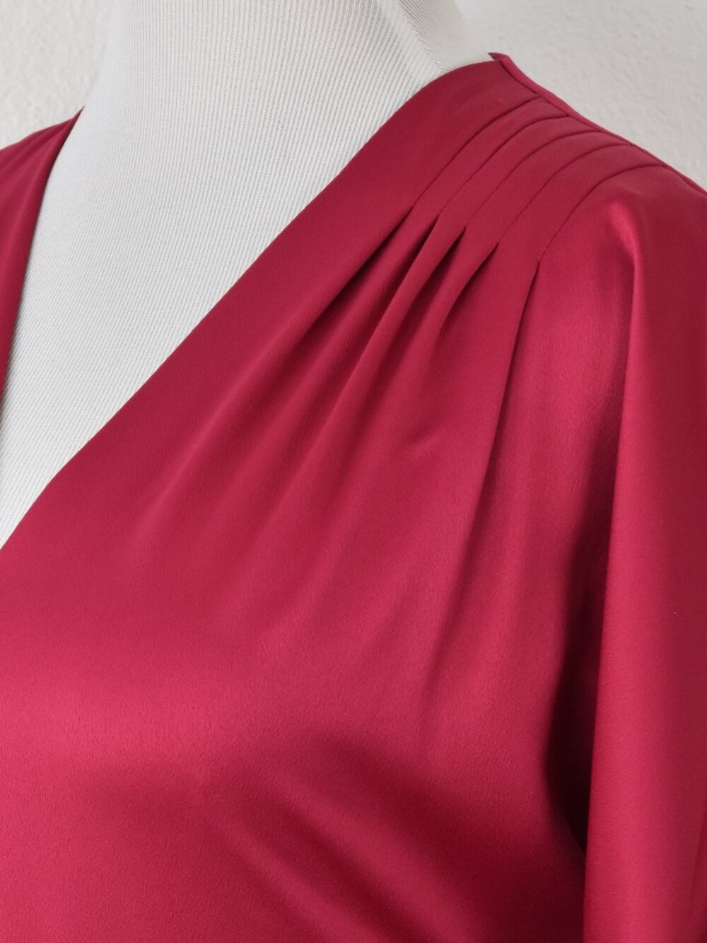 Gal Meets Glam DEBBIE Satin Fit and Flare Dress - 14 - Picture 4 of 11